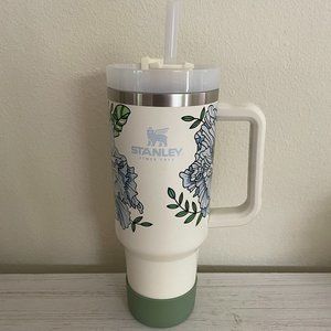 Stanley Adventure Quencher 40 oz Tumbler CREAM FLORAL